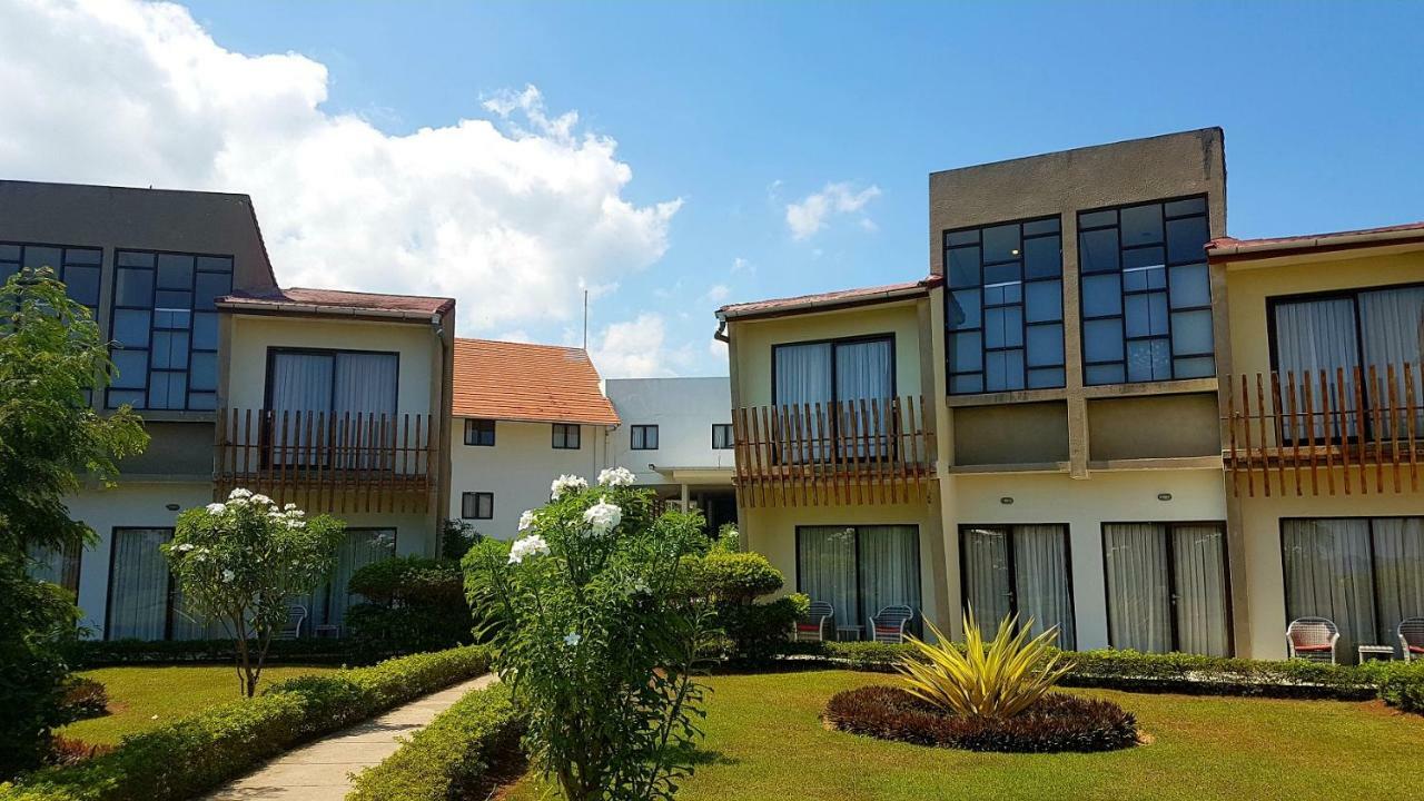 Luwansa Beach Hotel Labuan Bajo Exterior photo
